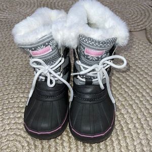 London Fog toddler size 12 Snow boots. Great condition.